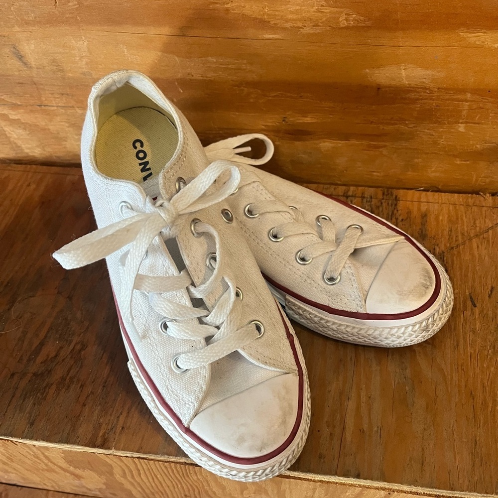 Converse Kids White Sneakers with Red Trim - Picture 1 of 5